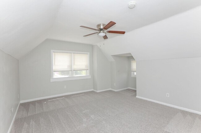 Building Photo - 422-424 W 30th Street