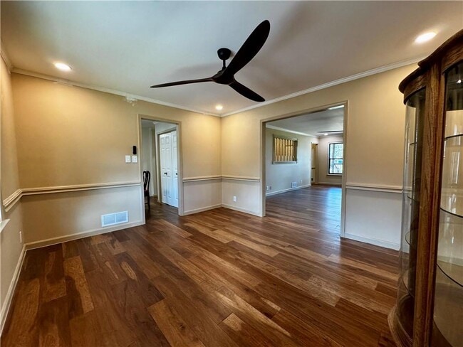 Building Photo - 1709 Rangewood Dr SW