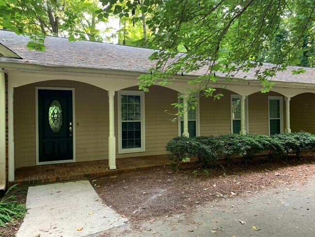 Building Photo - 350 Hollyberry Dr