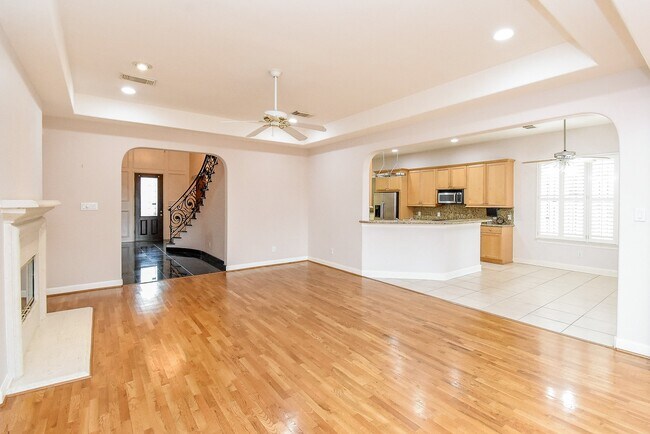 Building Photo - 3015 Bonnebridge Way Blvd