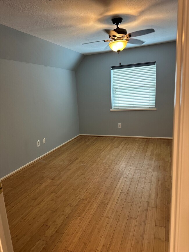 Building Photo - 3411 Stoney Oak Dr