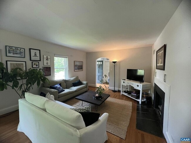 Building Photo - 1814 Rugby Pl