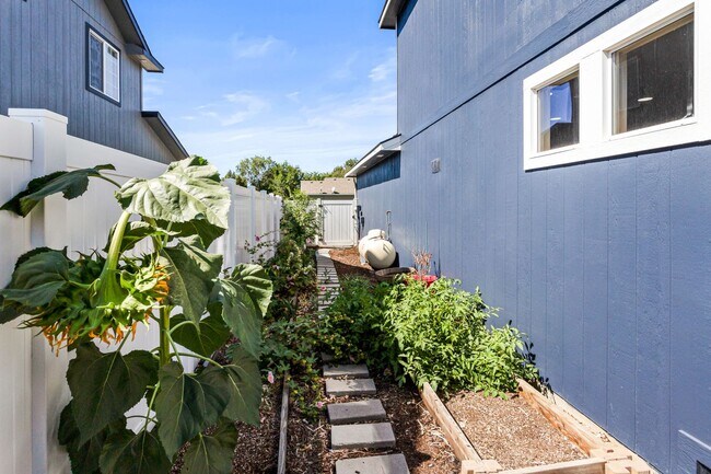 Building Photo - Non-Refundable & Security Deposit Total: $2600.00