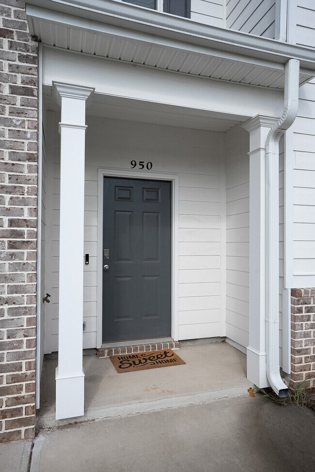 Building Photo - 950 Quaint Parish Cir