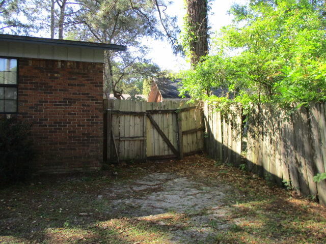 Building Photo - 313 Somerset Dr