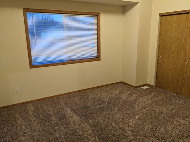 Building Photo - 3 Bedroom home