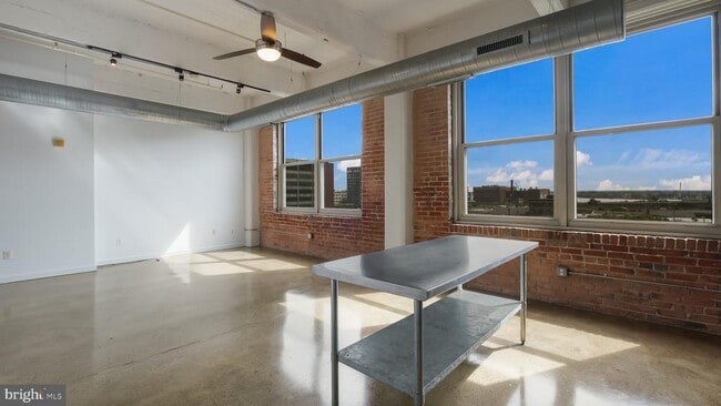 Building Photo - 444 N 4th St