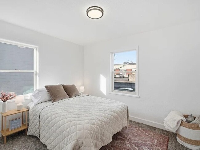 Building Photo - North Spokane 4 Bed, 2 Bath Single Family Home Available Now!