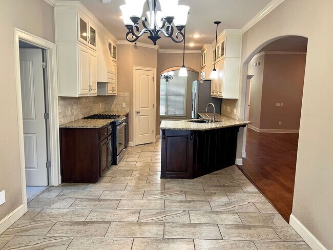 Building Photo - 3640 W Bowling Green Pl