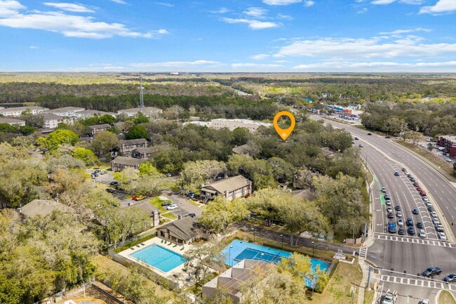 Building Photo - Chic & Cozy 2-Bed, 2-Bath Condo Retreat in Heart of Tampa