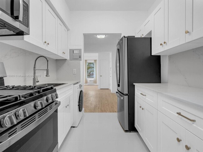 Building Photo - 821 Jefferson Ave