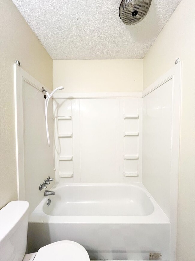 Building Photo - Available NOW!!!! This charming 1 story, 3 bedroom, 2 bath house could be your next home! Beautif...