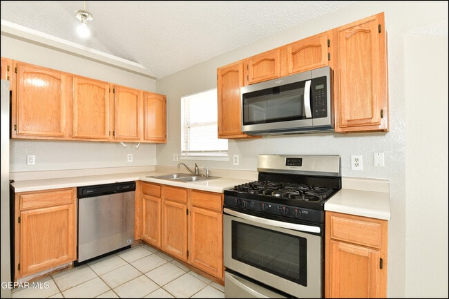 Building Photo - 12257 Robert Dahl Dr
