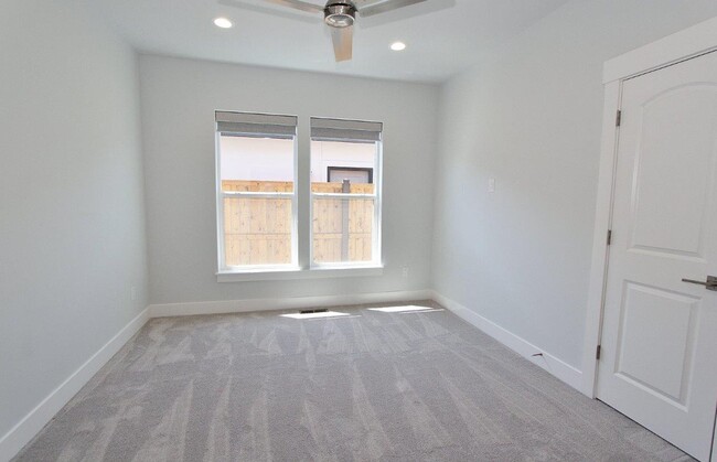 Building Photo - Immaculate Single-Level Home in Reveille de Valor