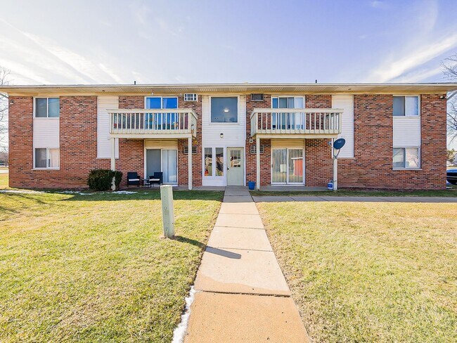 Building Photo - 825 S Grand Ave