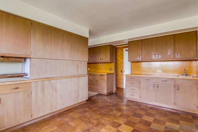 Building Photo - 631 San Gorgonio St