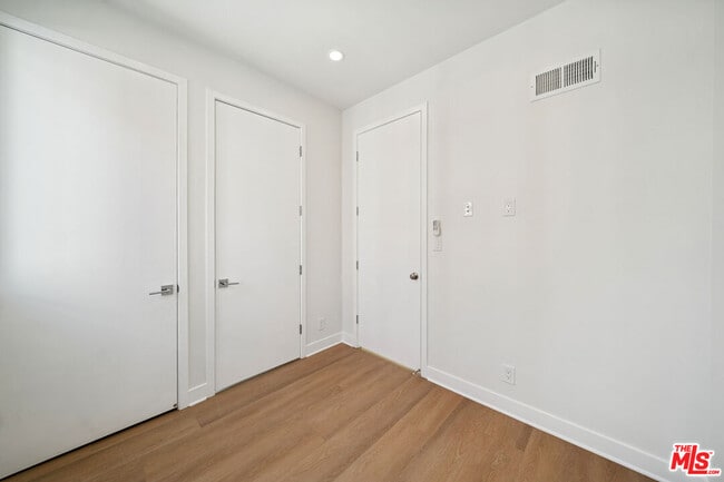 Building Photo - 4523 St Elmo Dr