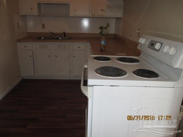 Building Photo - 226 Emerald Ave