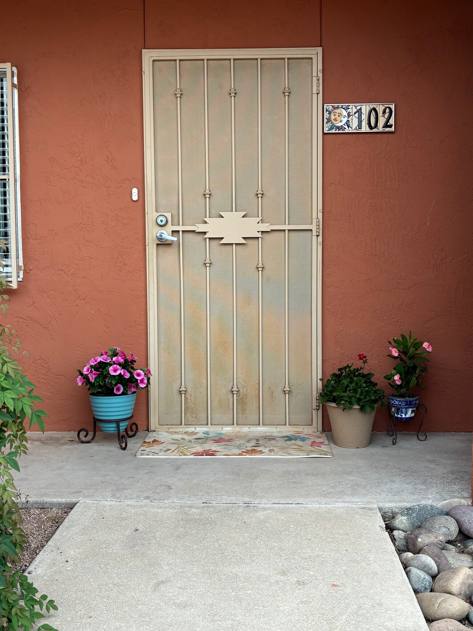 Building Photo - 840 S Langley Ave