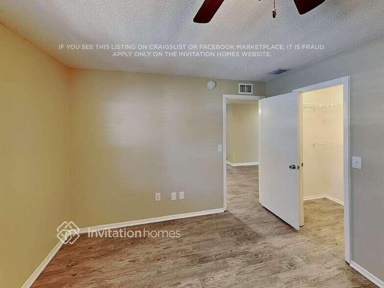Building Photo - 340 Micanopy Ct