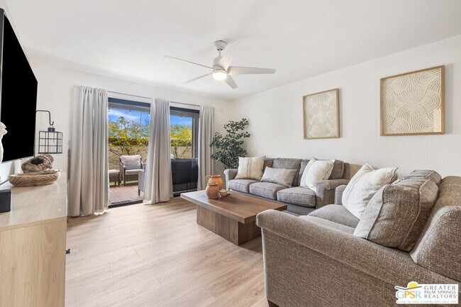 Building Photo - 2230 S Palm Canyon Dr