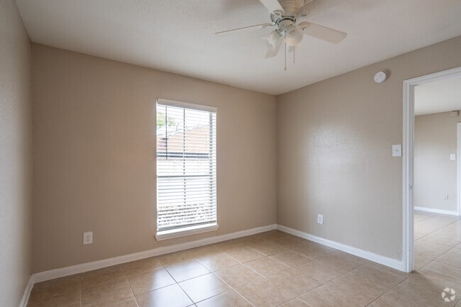 1BR, 1BA - 504SF - Breckenridge At Cityview
