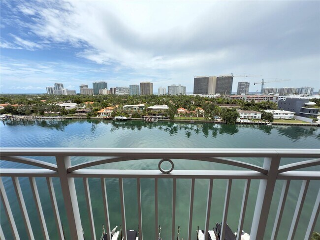 Primary Photo - 9751 E Bay Harbor Dr