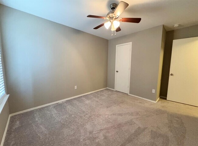 Building Photo - 109 Kendall Cove