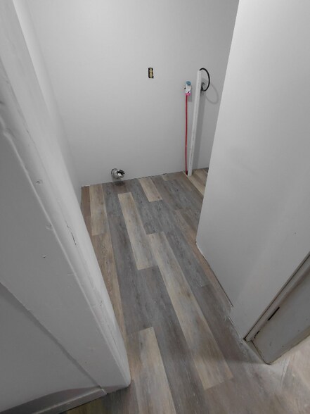 Building Photo - 220 Wasaon St