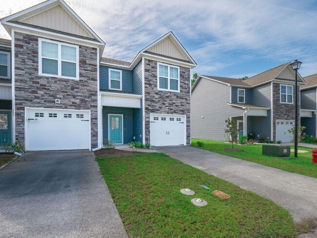 Building Photo - 355 S Stingray Ln