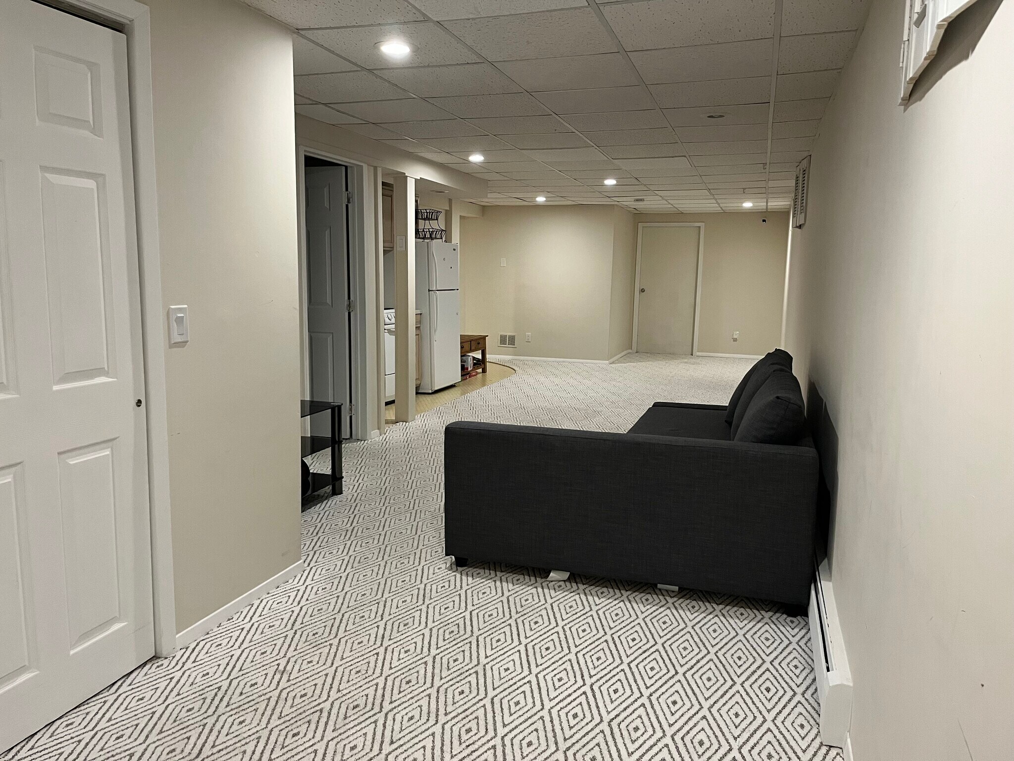 Building Photo - 8 Deer Path