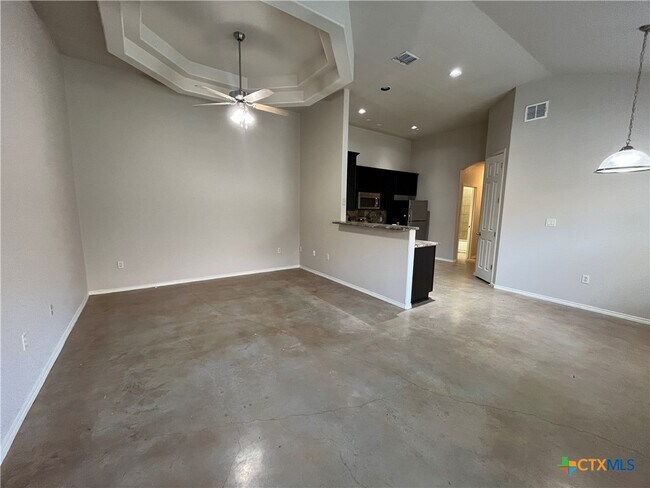 Building Photo - 268 Rosalie Dr