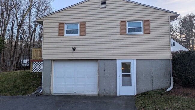 Building Photo - ***Please Respond Directly to the Online Listing, Calls May Not Be Returned***