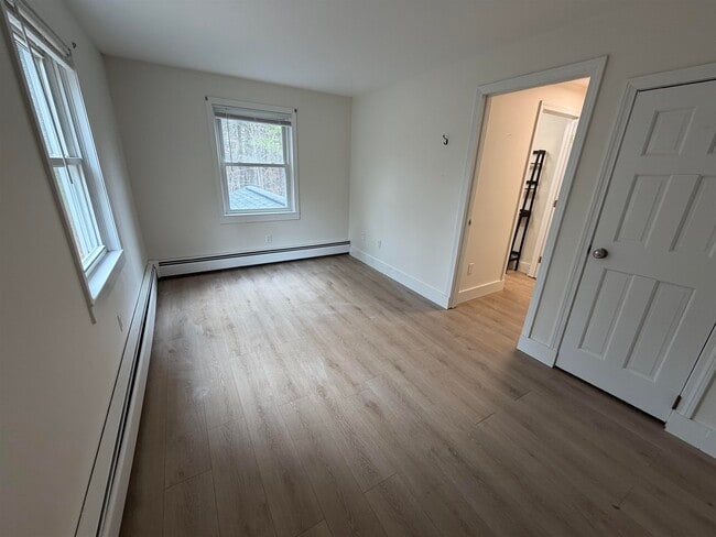 Building Photo - 27 Flint Pond Dr