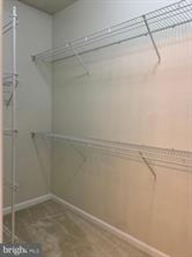 Building Photo - LOVELY TOP LEVEL CONDO IN GERMANTOWN