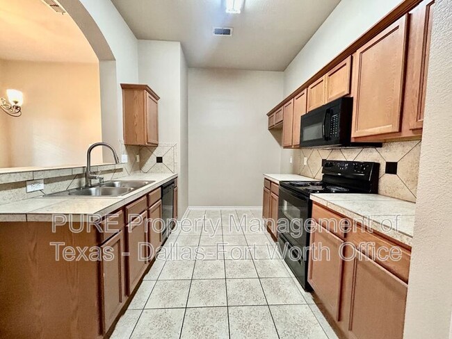 Building Photo - 1421 Piedmont Dr