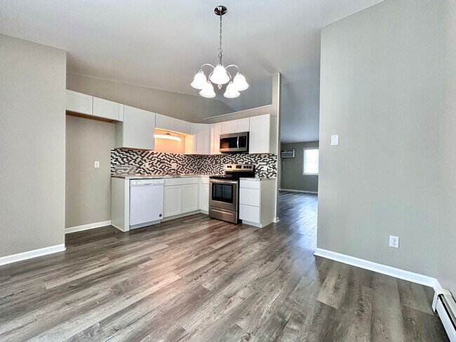 Building Photo - 3924 Kenowa Ave