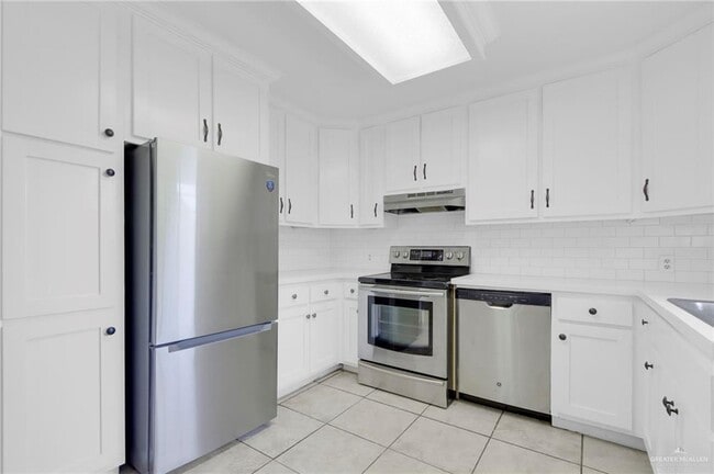 Building Photo - 1307 E Helmer St