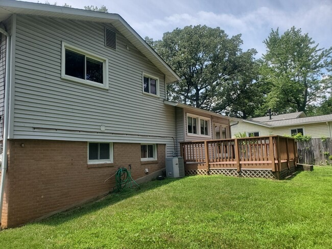 Building Photo - 4517 Mayfield Dr