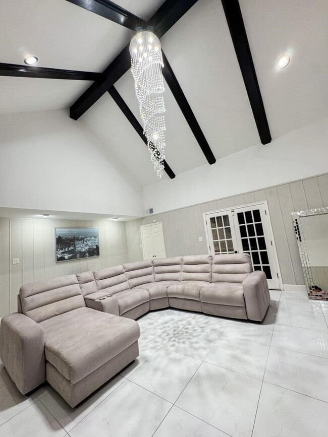 Building Photo - 2330 Walnut Ridge Dr