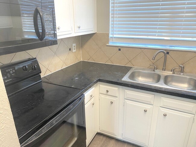 Building Photo - Ready to Move?
