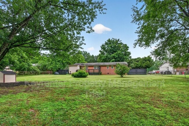 Building Photo - 9415 Glen Cross Dr