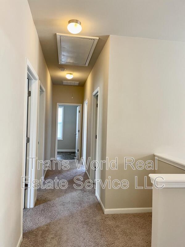 Building Photo - 7260 Silk Tree Pointe