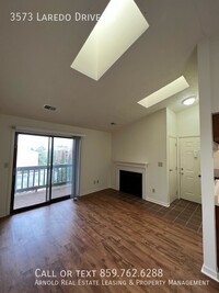 Building Photo - 2 Bed 1 or 1 .5 Bath Spacious Apartment Ho...