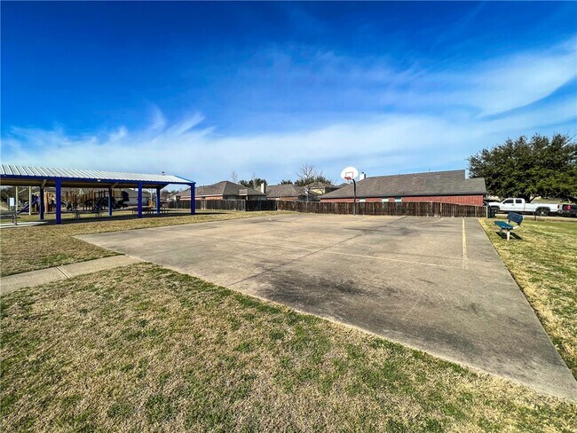 Building Photo - 116 Remington Dr