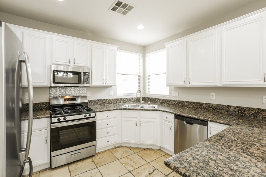 Building Photo - 5544 Grand Rapids St