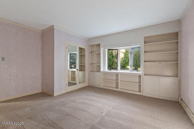 Building Photo - 1880 Meadowview Ln