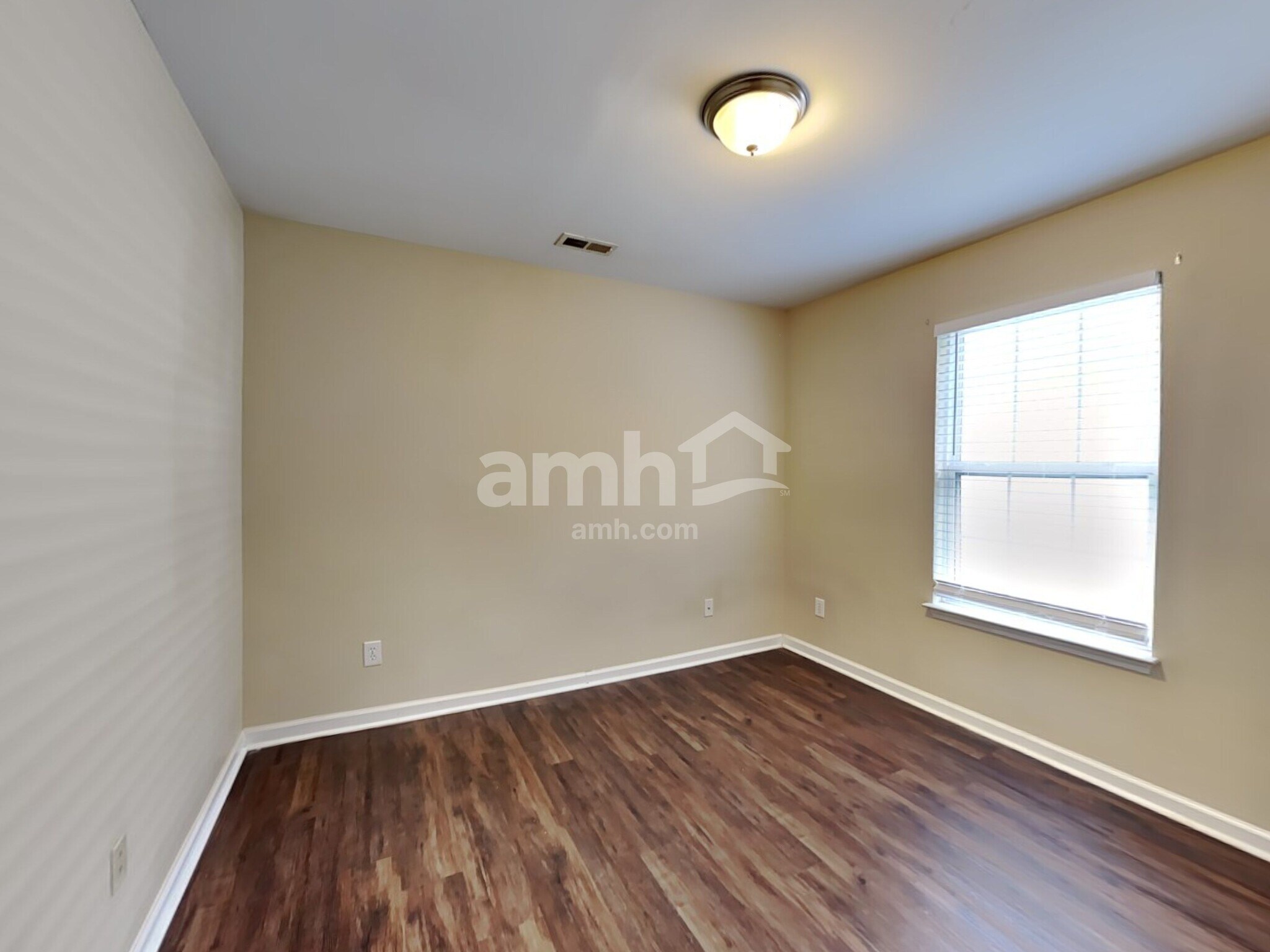 Building Photo - 2 Hidden Meadow Ct