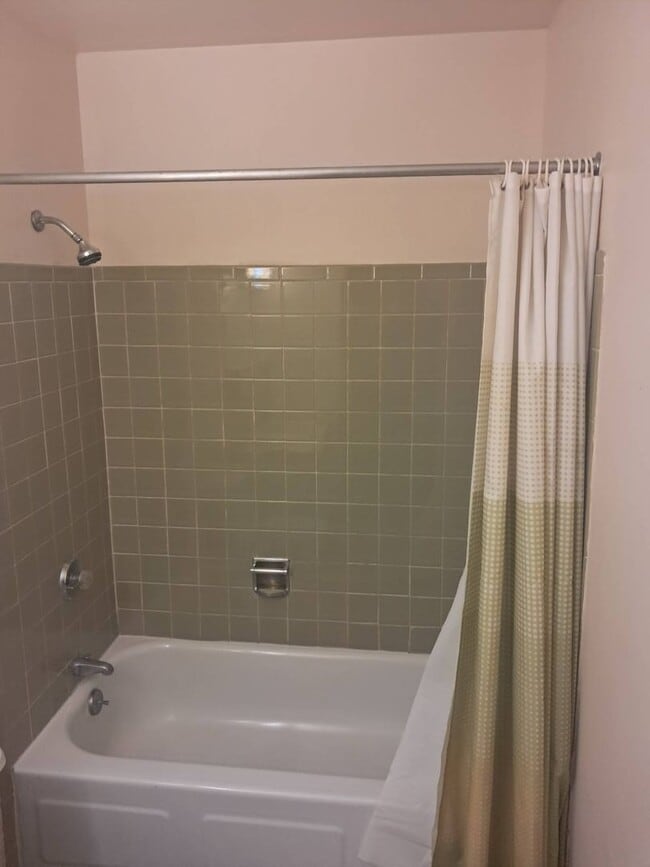 Building Photo - 6011WPortR