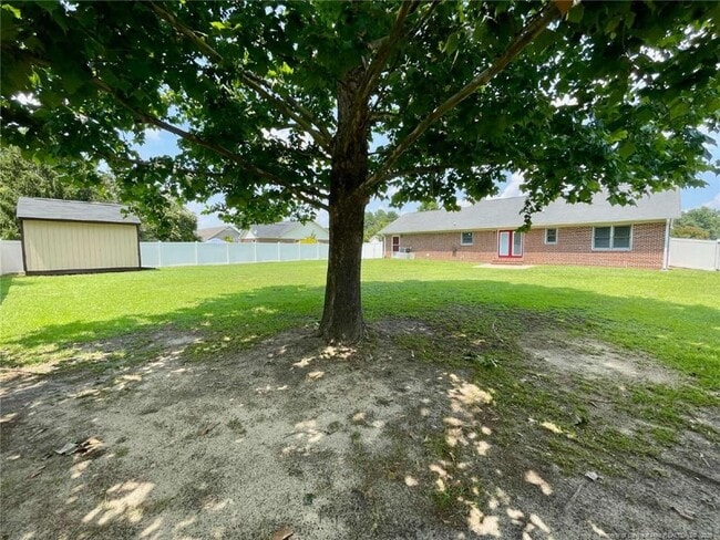 Building Photo - 172 Finch Rd